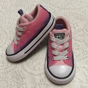 Converse Girls Size 6 Pink Low Tops